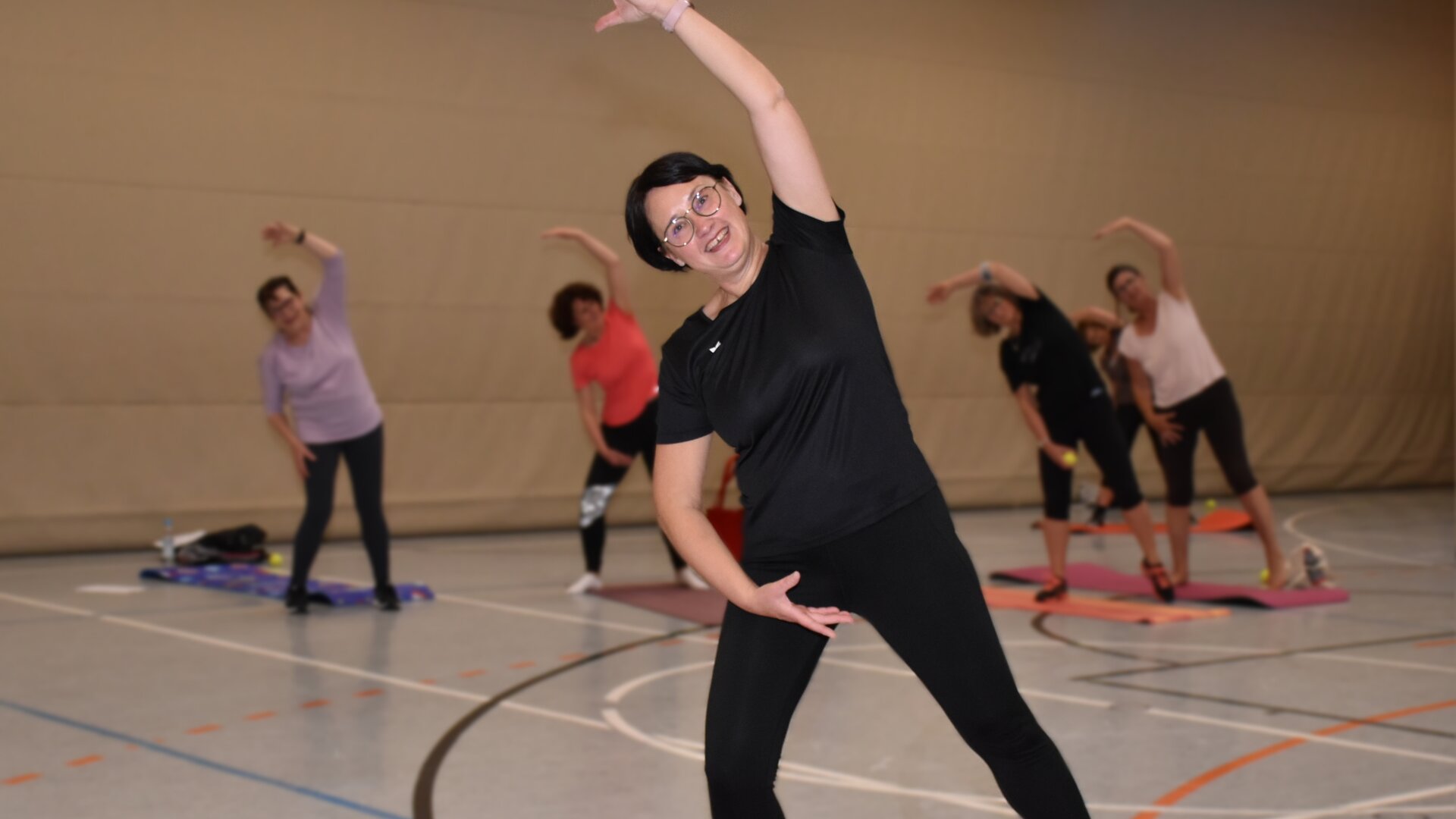 Trainer in der Gymnastikstunde | © Andreas Berndt